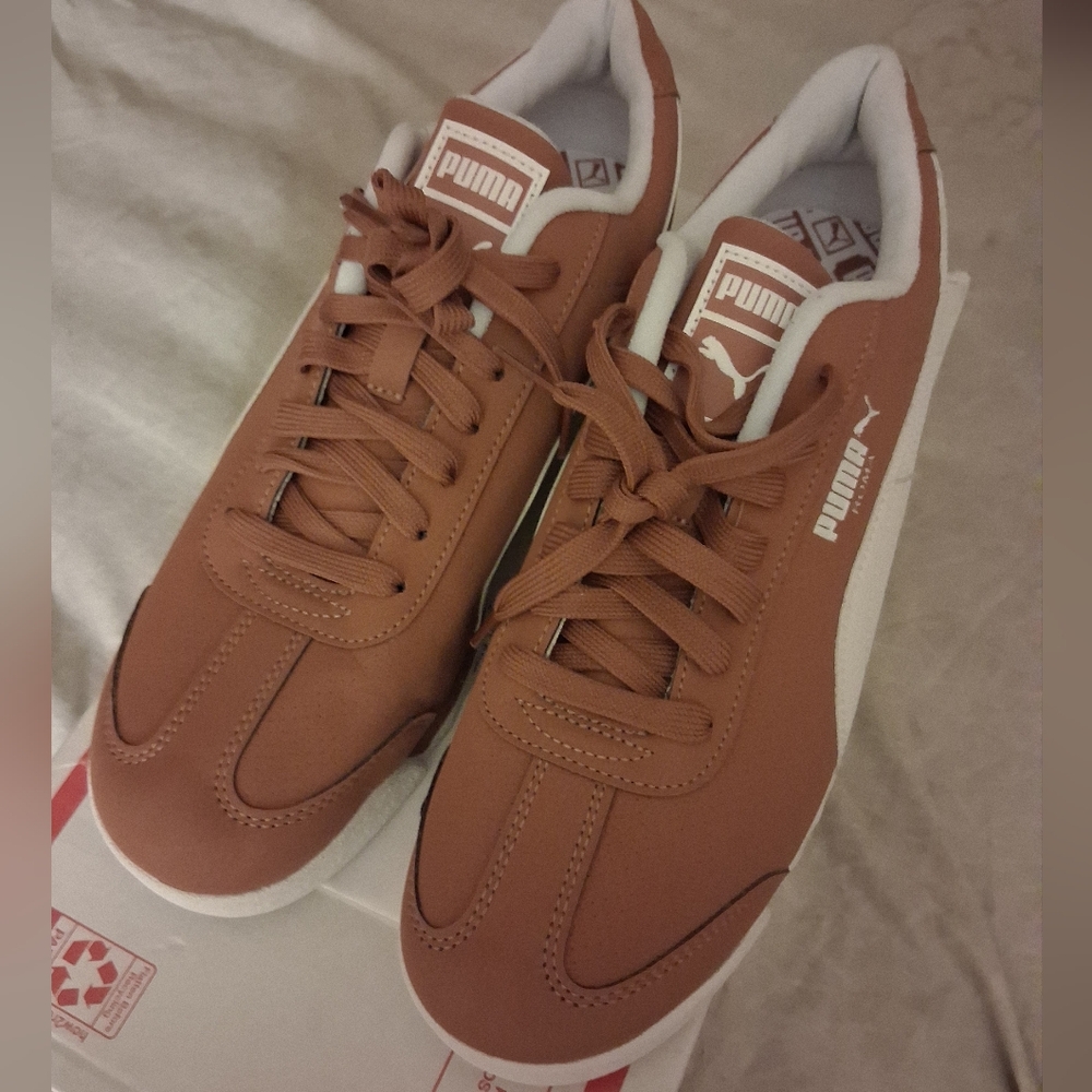 New Puma Roma Sneakers - Picture 4 of 5